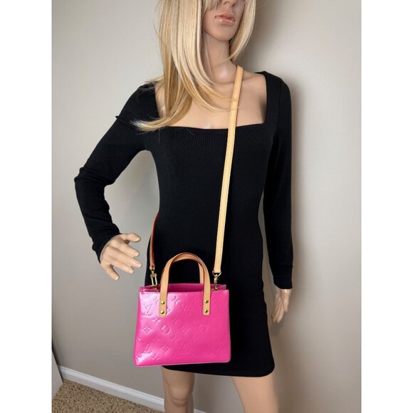 Louis Vuitton Vernis reade PM NM Neon Pink Crossbody Bag - Picture 7 of 12